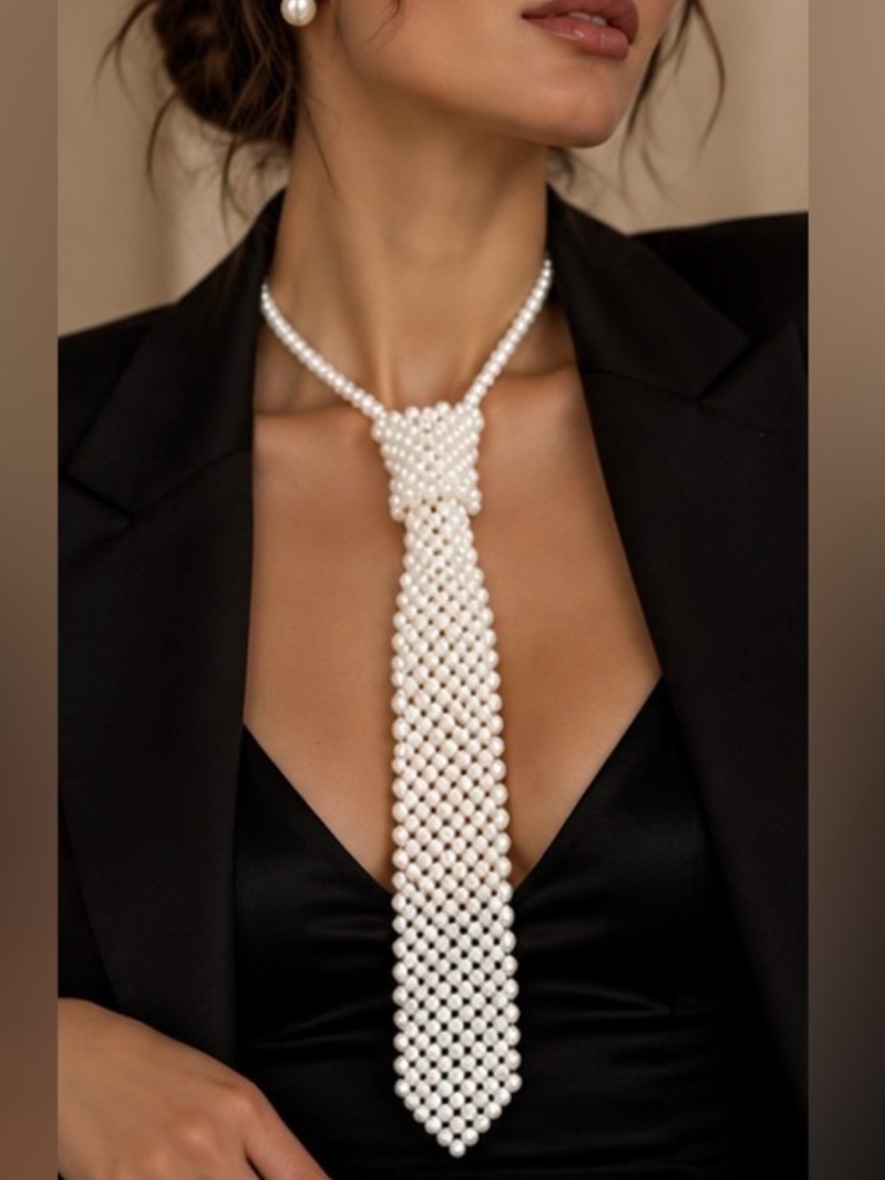 Elegant White Pearl Tie Necklace